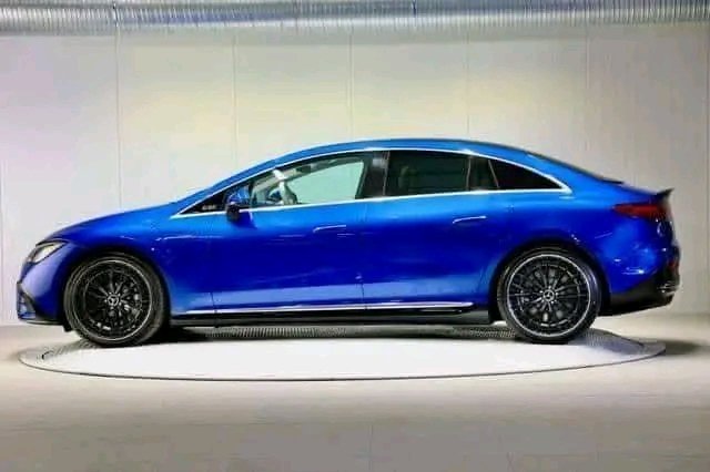 Mercedes-Benz EQE 43