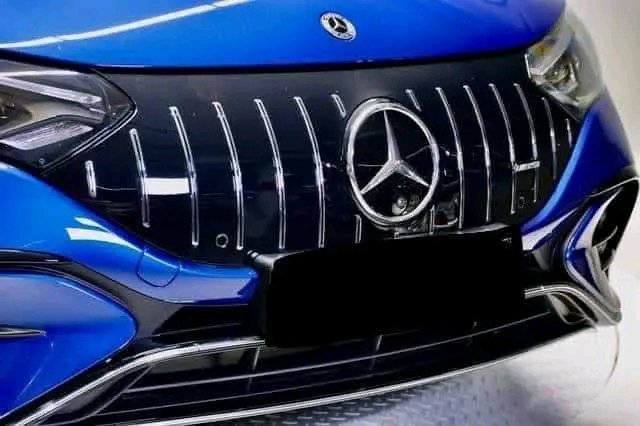 Mercedes-Benz EQE 43