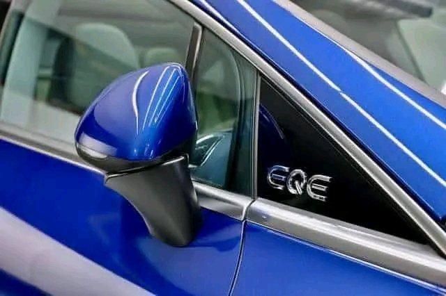 Mercedes-Benz EQE 43