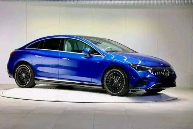 Mercedes-Benz EQE 43