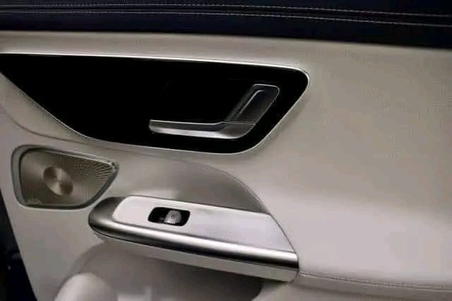 Mercedes-Benz EQE 43