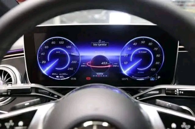 Mercedes-Benz EQE 43