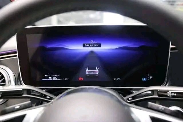 Mercedes-Benz EQE 43