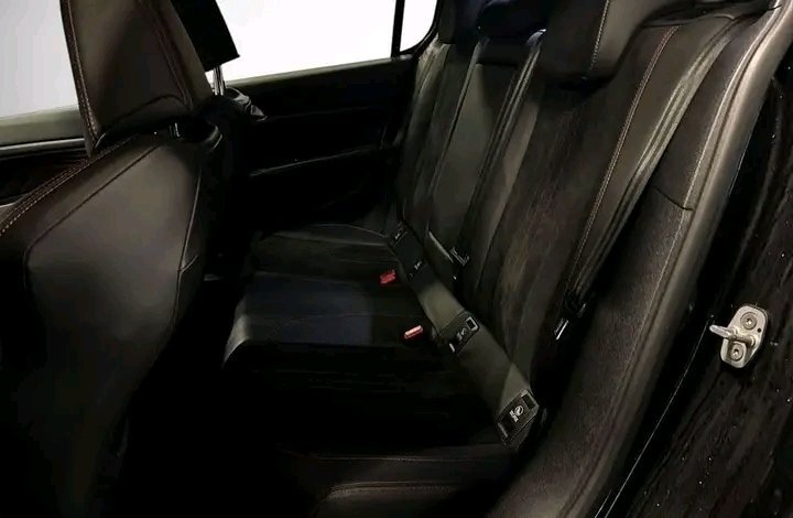 1000020215.jpg Peugeot 308