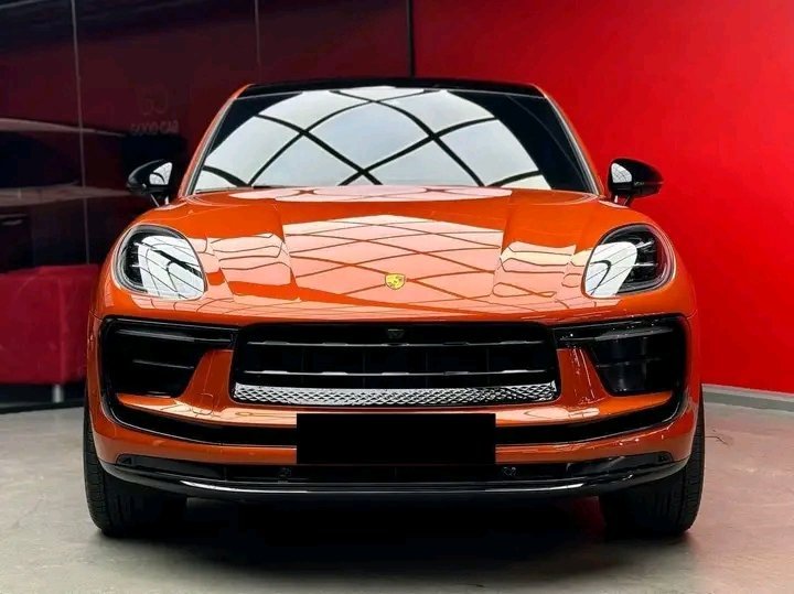 1000020221.jpg PORSCHE MACAN