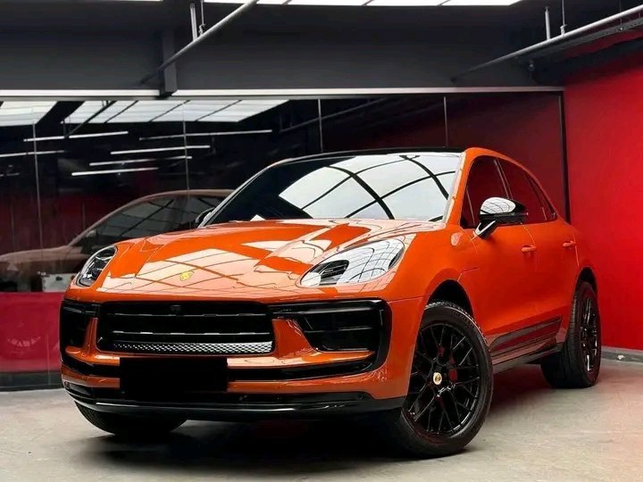 1000020222.jpg PORSCHE MACAN