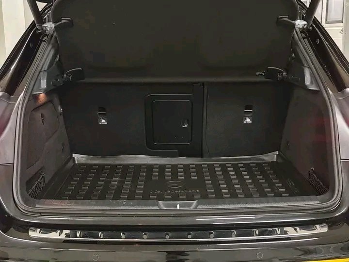 1000020301.jpg Mercedes-Benz GLA