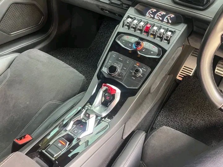 1000020428.jpg Lamborghini Huracan