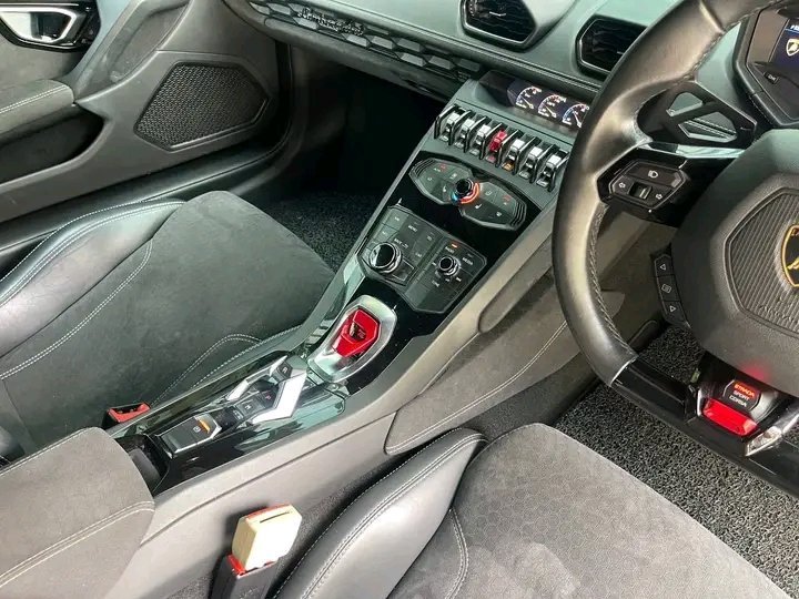 1000020435.jpg Lamborghini Huracan