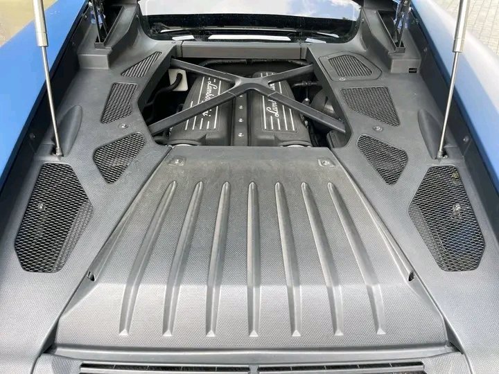 1000020436.jpg Lamborghini Huracan