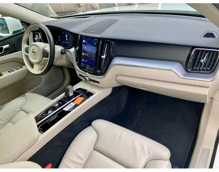 1000020477.jpg Volvo XC60 B4D