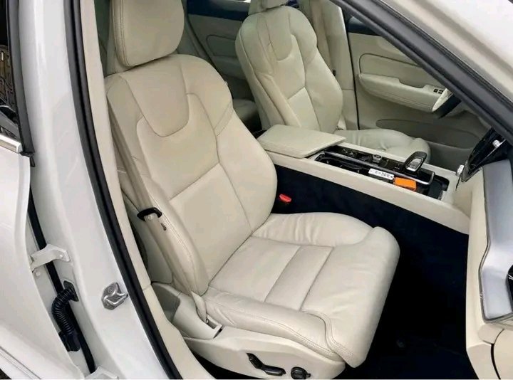 1000020478.jpg Volvo XC60 B4D