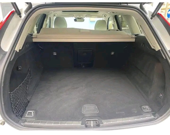 1000020480.jpg Volvo XC60 B4D