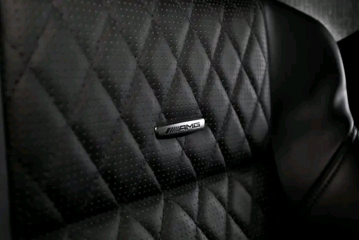 1000020693.jpg Mercedes-Benz G63