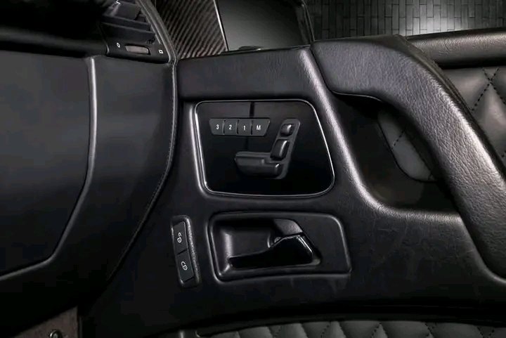 1000020695.jpg Mercedes-Benz G63