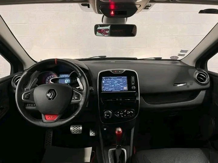 1000020922.jpg Renault Clio