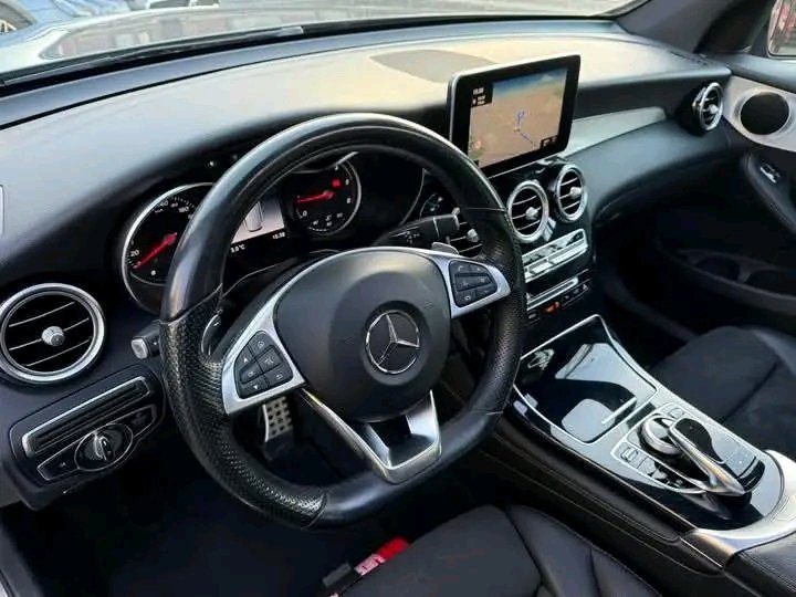 1000021118.jpg Mercedes-Benz GLC
