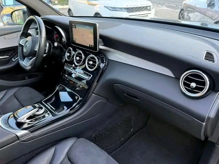 1000021119.jpg Mercedes-Benz GLC