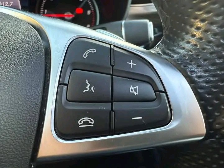 1000021128.jpg Mercedes-Benz GLC