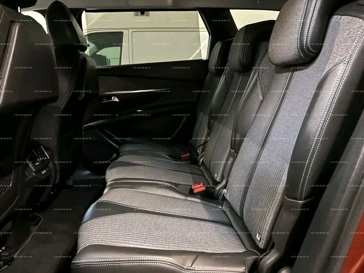 1000021273.jpg Peugeot 5008