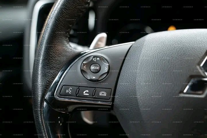 1000021402.jpg Mitsubishi Outlander