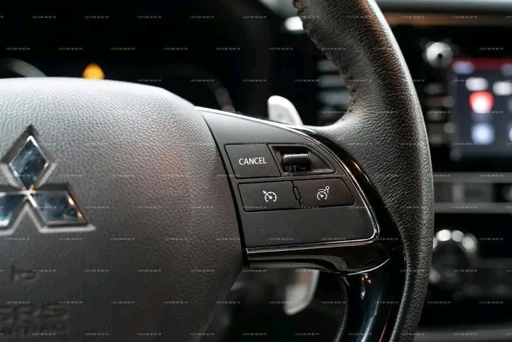 1000021404.jpg Mitsubishi Outlander