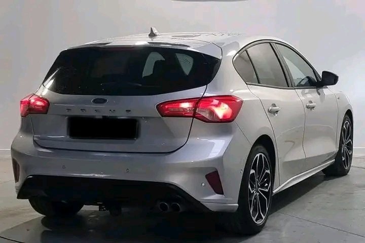 1000021466.jpg FORD FOCUS