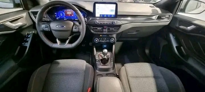 1000021468.jpg FORD FOCUS