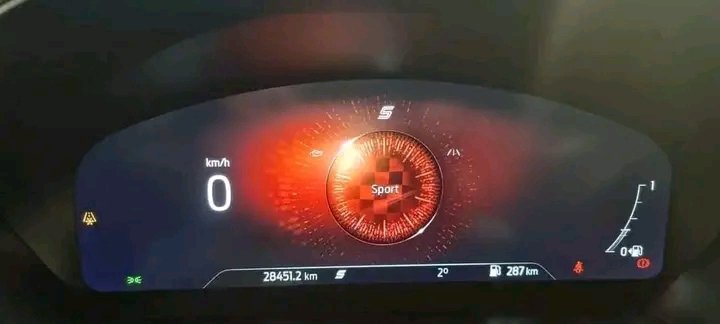 1000021472.jpg FORD FOCUS