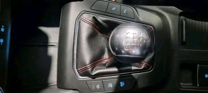 1000021475.jpg FORD FOCUS