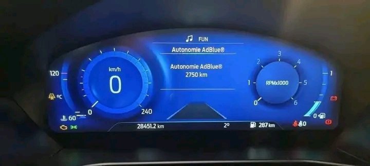 1000021476.jpg FORD FOCUS