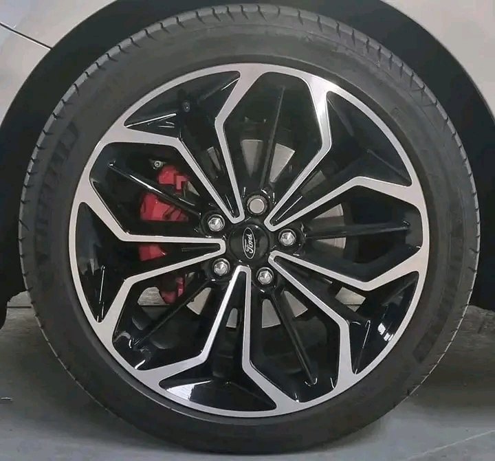 1000021478.jpg FORD FOCUS