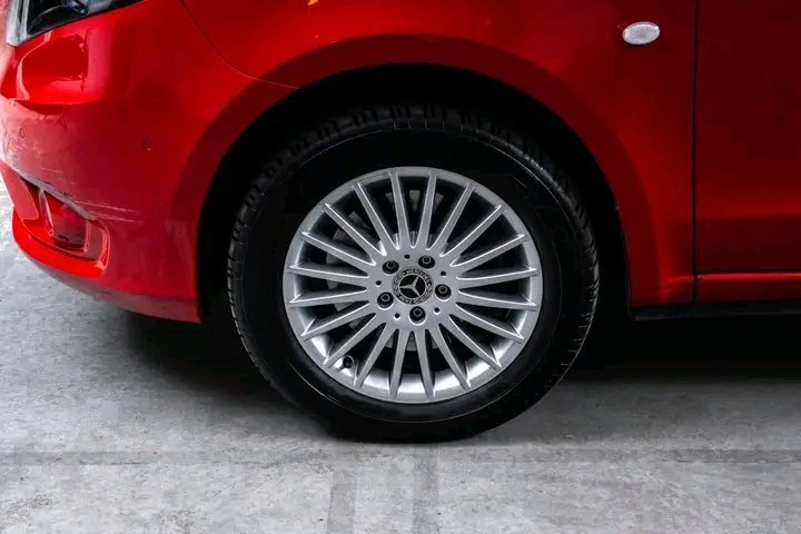 1000021567.jpg Mercedes-Benz Vito Tourer 8Seter