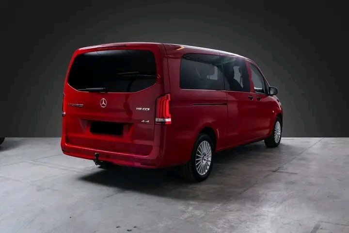 1000021570.jpg Mercedes-Benz Vito Tourer 8Seter