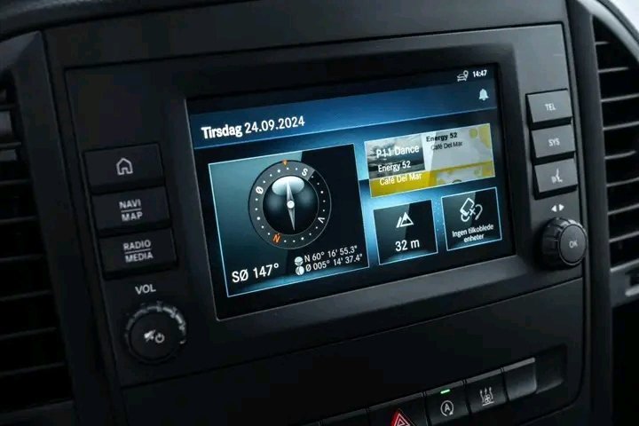 1000021580.jpg Mercedes-Benz Vito Tourer 8Seter