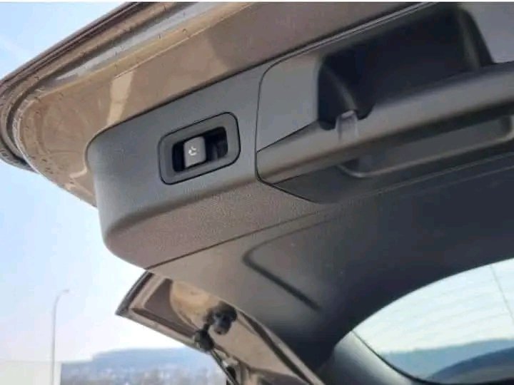 1000021641.jpg Mercedes-Benz GLB 200