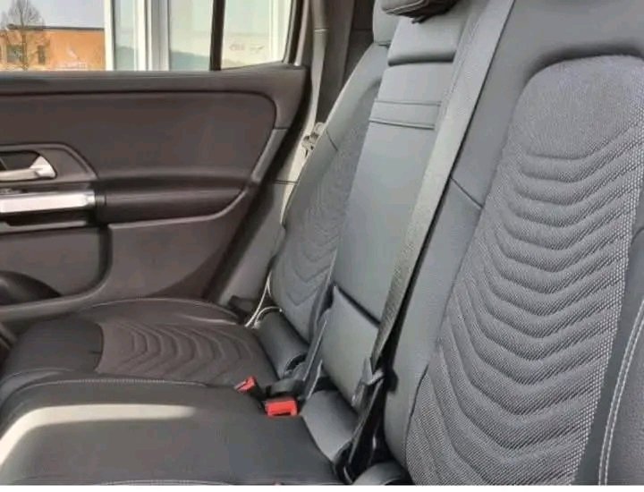 1000021644.jpg Mercedes-Benz GLB 200