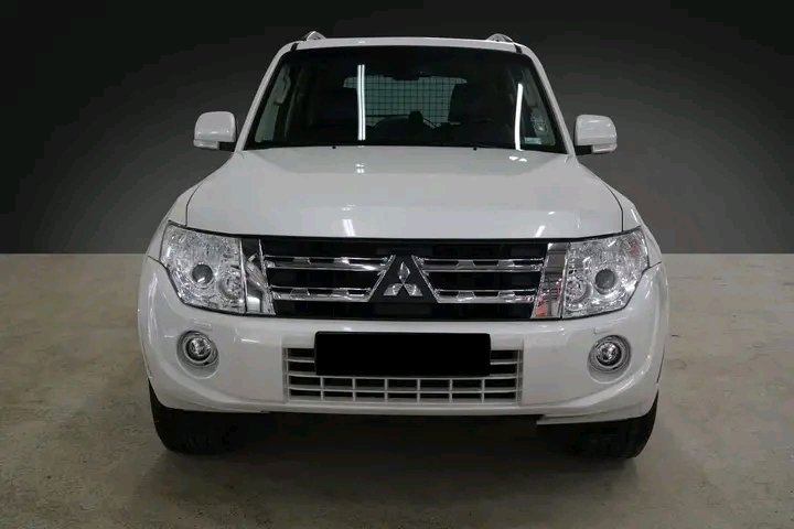 1000021759.jpg Mitsubishi Pajero