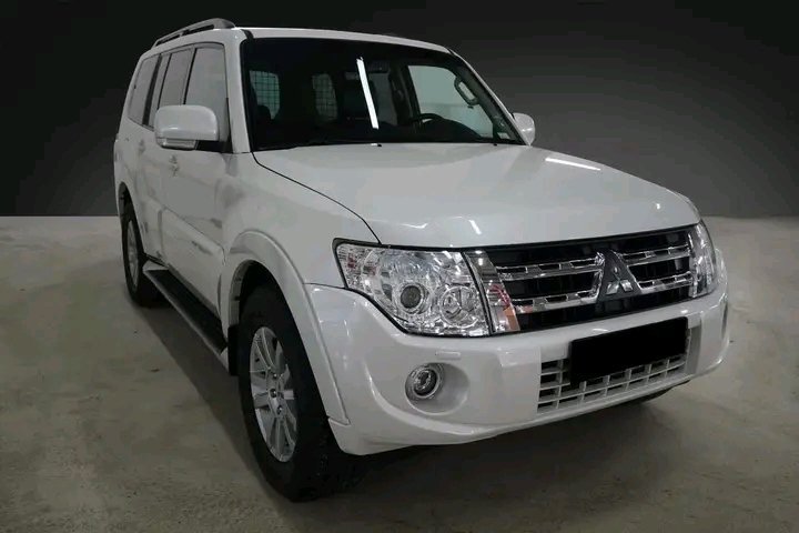1000021760.jpg Mitsubishi Pajero