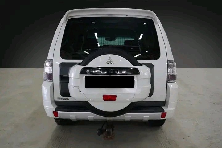 1000021763.jpg Mitsubishi Pajero