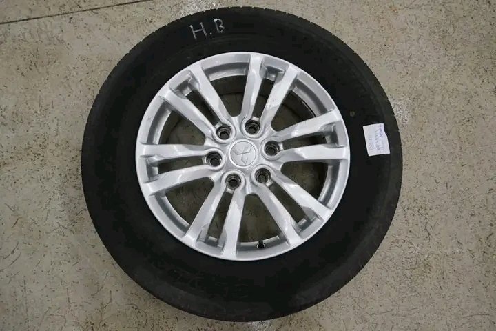 1000021765.jpg Mitsubishi Pajero