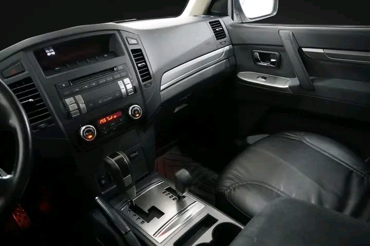 1000021780.jpg Mitsubishi Pajero