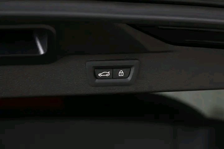 1000021860.jpg BMW X5 xDrive40e