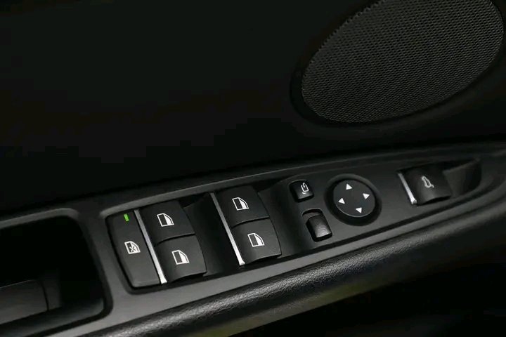 1000021871.jpg BMW X5 xDrive40e