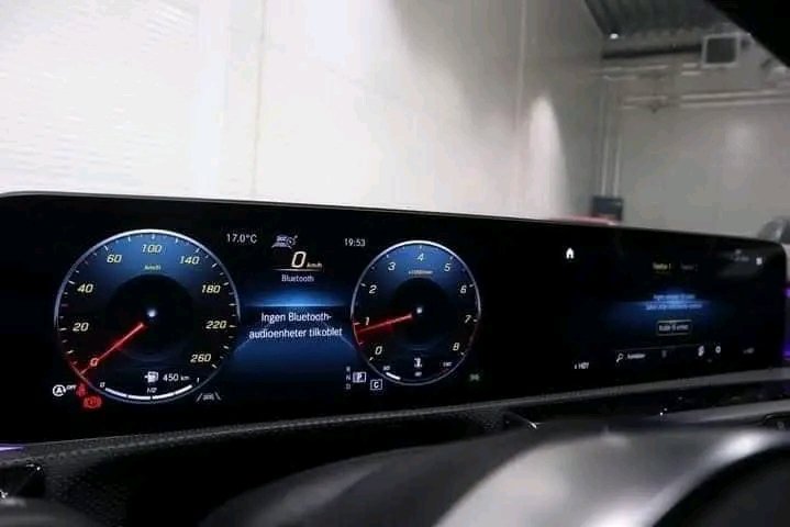 1000021889.jpg Mercedes-Benz CLA