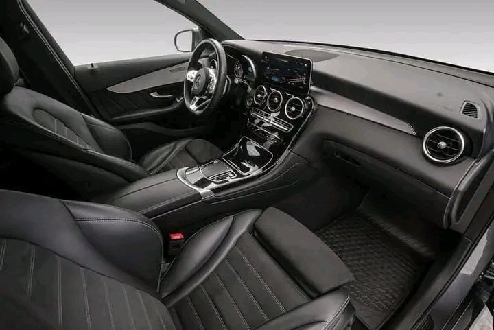 1000022140.jpg Mercedes-Benz GLC