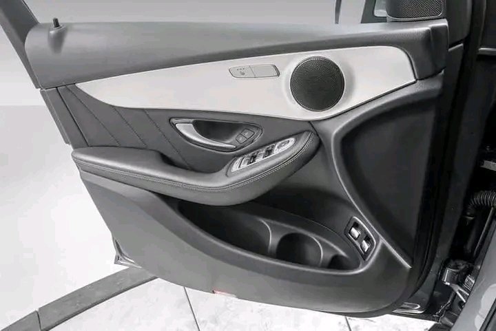 1000022148.jpg Mercedes-Benz GLC