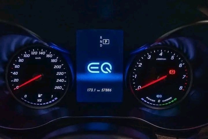 1000022162.jpg Mercedes-Benz GLC