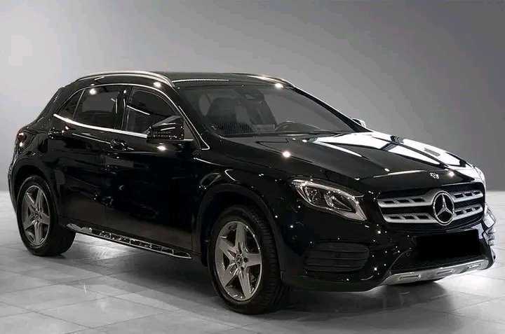 1000022741.jpg Mercedes-Benz GLA
