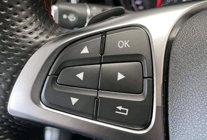 1000022749.jpg Mercedes-Benz GLA